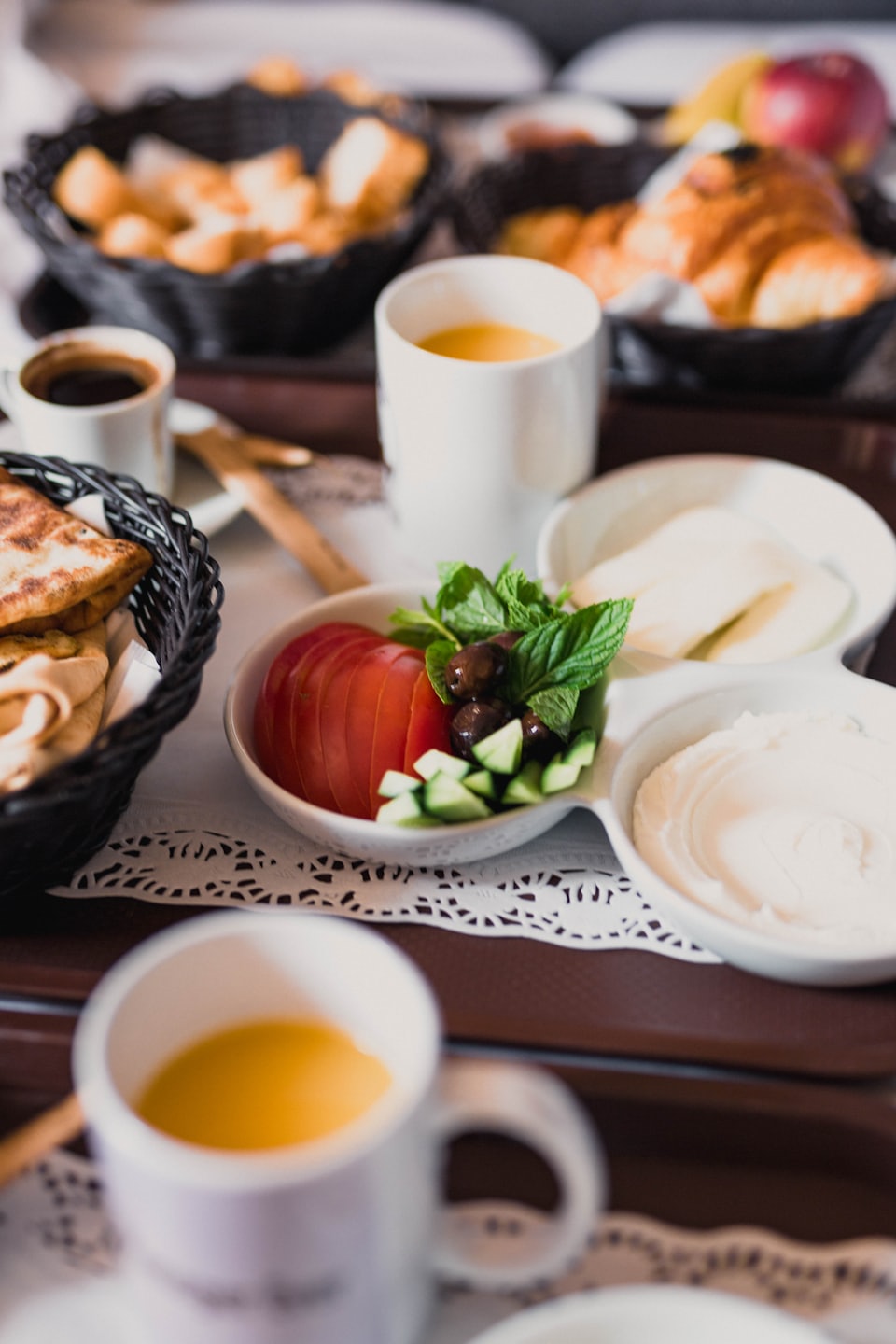 Petit-déjeuner servi au Domaine de la Forêt d'Orient près de Troyes