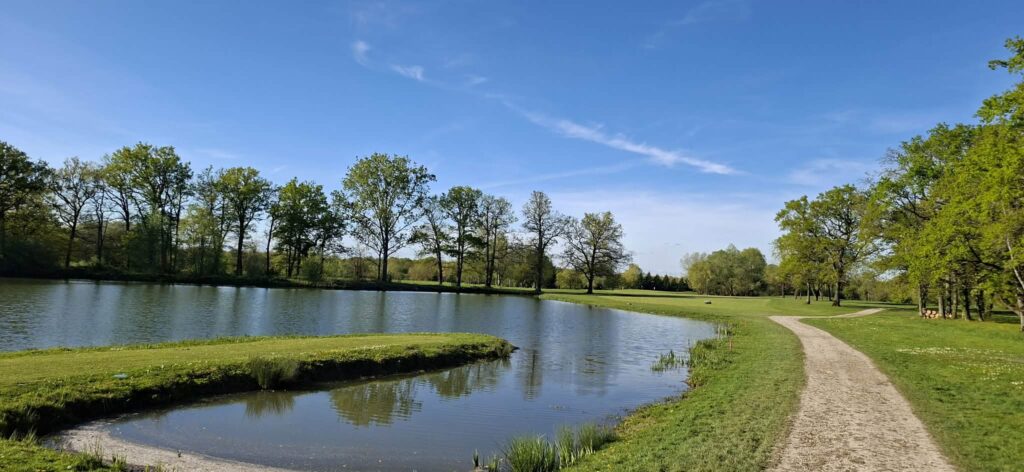 Parcours de golf 18 trous du Domaine de la Forêt d'Orient près de Troyes