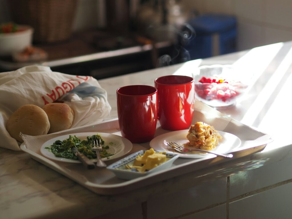 Petit-déjeuner servi au Domaine de la Forêt d'Orient près de Troyes